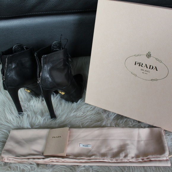 WOMENS PRADA BLACK HEELS BOOTS SIZE 37 - Picture 1 of 8